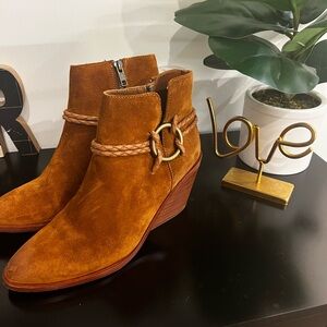 FRYE Women's Suede Ankle Boots - Tan